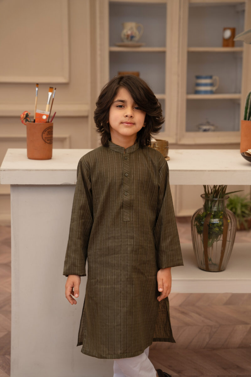 Sultan’s Elegance – A Touch of Tradition - Image 5
